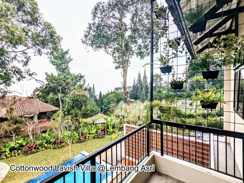 Cottonwood Lavish Villa Lembang Asri — interior photo 2