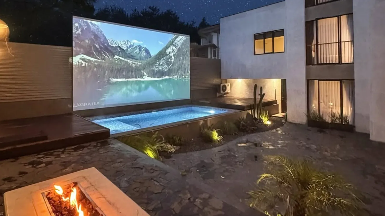 Cottonwood Lavish Villa Casarean — Villa Casarean