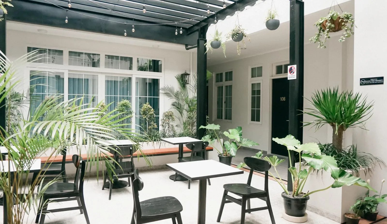 Cottonwood Boutique Heritage Otten — Sun Porch