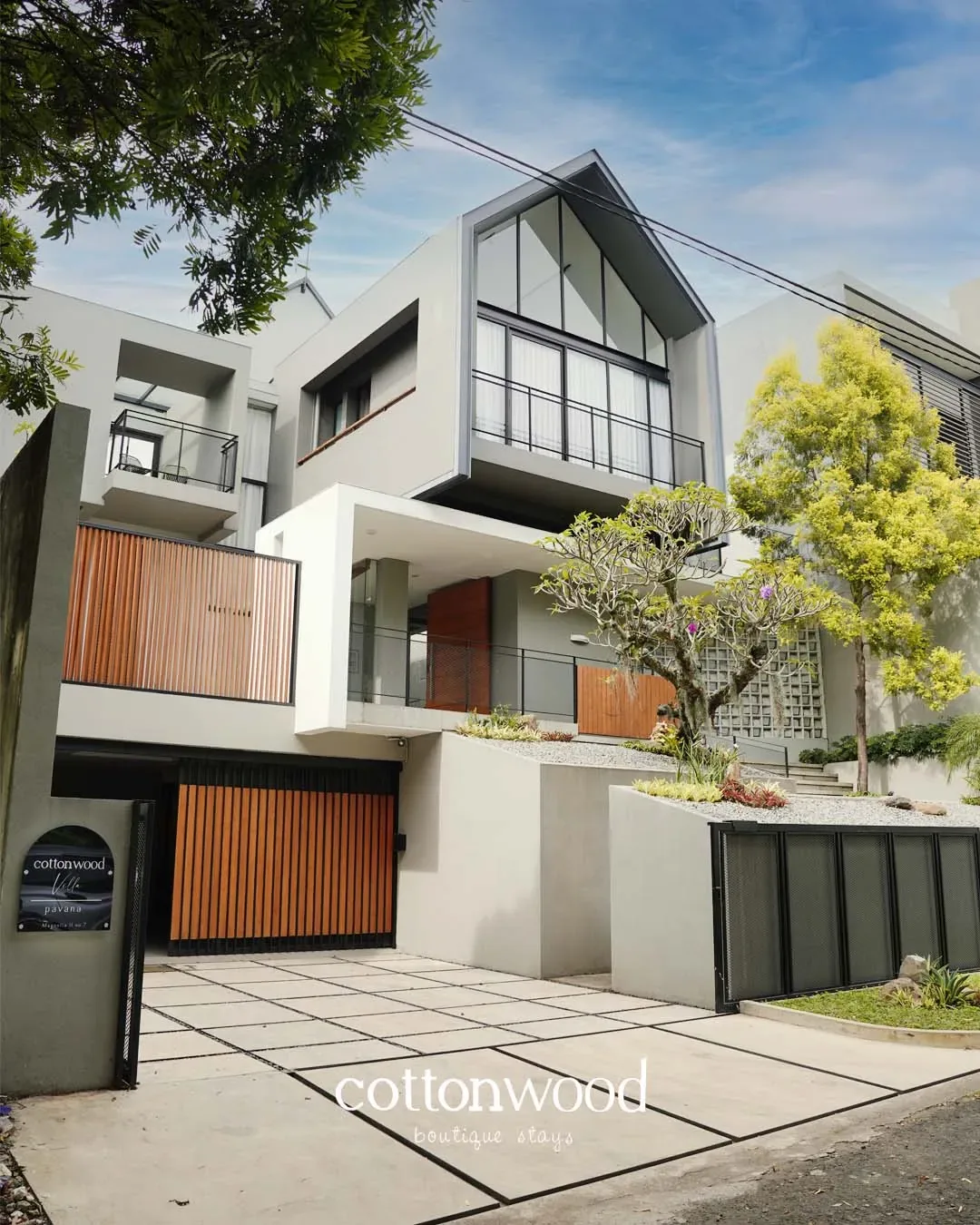 Cottonwood Lavish Villa Pavana @Budi Indah — interior photo 1